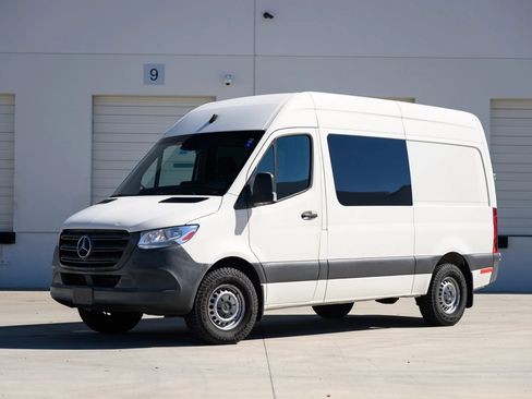 Used 2021 Mercedes-Benz Sprinter 2500 image 51