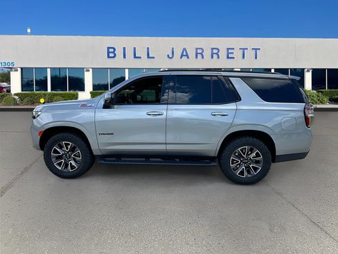 Used 2023 Chevrolet Tahoe Z71 w/ Luxury Package AWD/4WD image 4