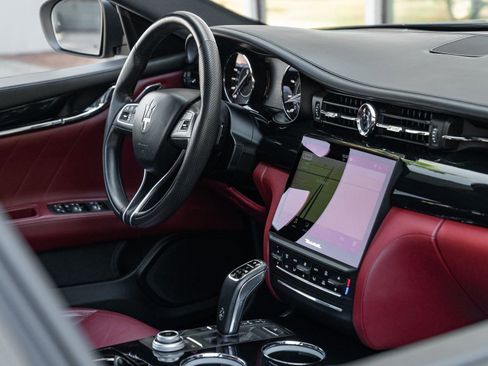 Used 2022 Maserati Quattroporte GT image 17