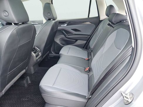 Used 2026 Volkswagen Tiguan SE AWD/4WD image 32