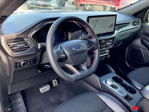 Used 2024 Ford Escape ST-Line w/ Tech Pack #1 image 17