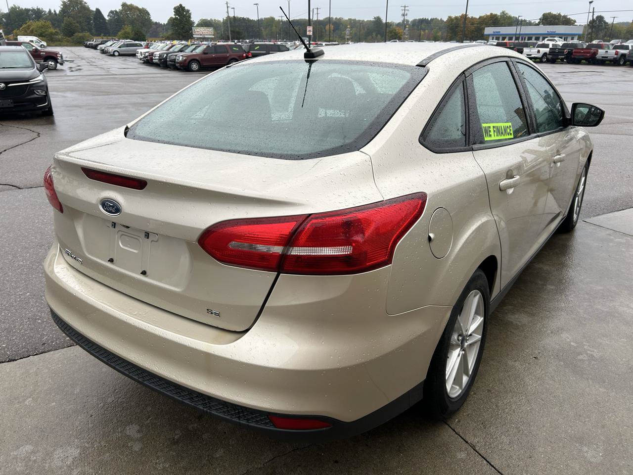 Used 2017 Ford Focus SE FWD image 5