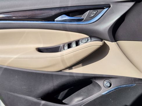 Used 2018 Buick Enclave Essence image 21