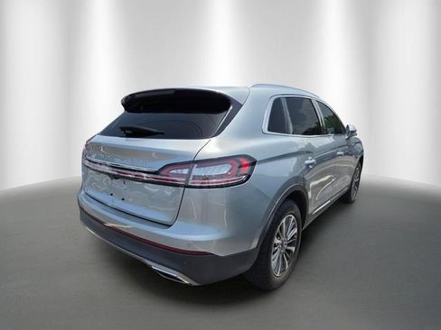 Used 2022 Lincoln Nautilus FWD w/ Premium Package image 4