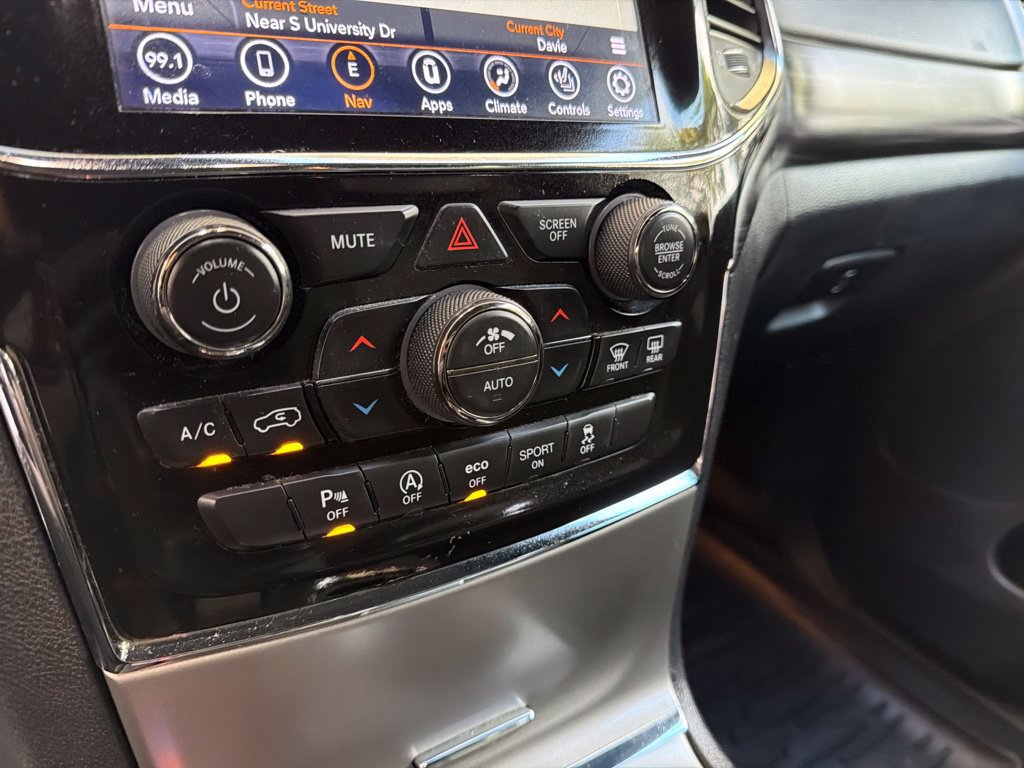Used 2021 Jeep Grand Cherokee Laredo X RWD image 44