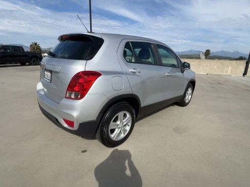 Used 2021 Chevrolet Trax LS image 8