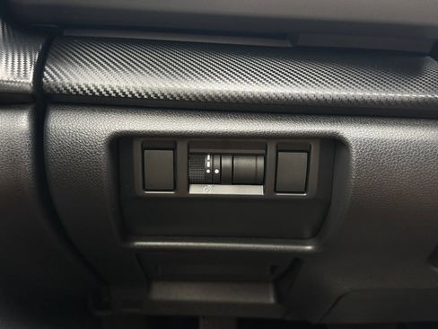 Used 2024 Subaru Crosstrek 2.0i Premium image 24