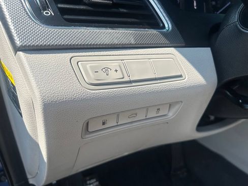 Used 2016 Hyundai Sonata SE FWD image 17