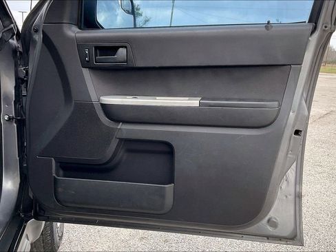Used 2011 Ford Escape XLT image 28