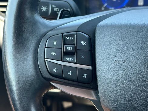 Used 2020 Ford Explorer Platinum w/ Premium Technology Package AWD/4WD image 39