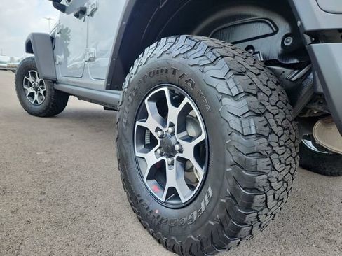 Used 2022 Jeep Wrangler Unlimited Rubicon w/ LED Lighting Group AWD/4WD image 18