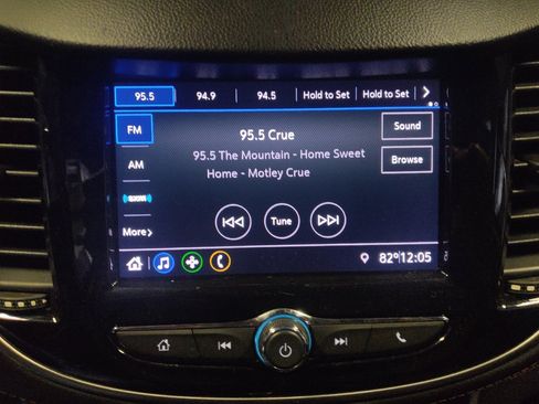 Used 2020 Chevrolet Trax LT w/ LT Convenience Package FWD image 25