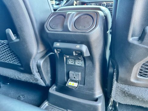 Used 2024 Jeep Wrangler High Altitude AWD/4WD image 16