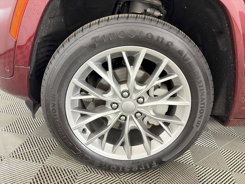 Used 2022 Jeep Grand Cherokee Summit AWD/4WD image 13
