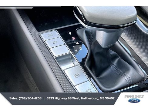 Used 2023 Hyundai Elantra SEL w/ Convenience Package FWD image 21