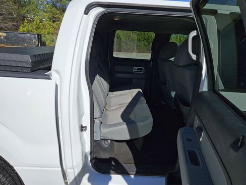 Used 2011 Ford F150 XLT w/ XLT Chrome Pkg image 9