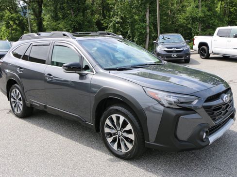 Used 2024 Subaru Outback Limited AWD/4WD image 10
