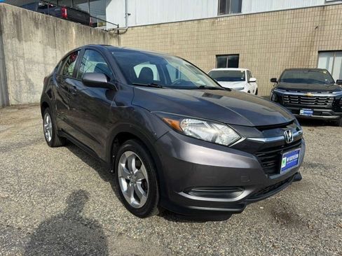 Used 2016 Honda HR-V LX image 9