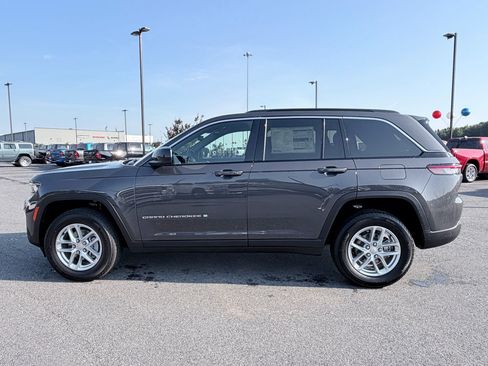 New 2026 Jeep Grand Cherokee Laredo RWD image 5