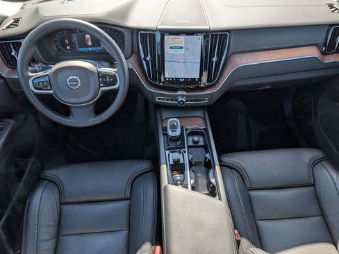 Used 2023 Volvo XC60 B6 Ultimate w/ Climate Package image 5
