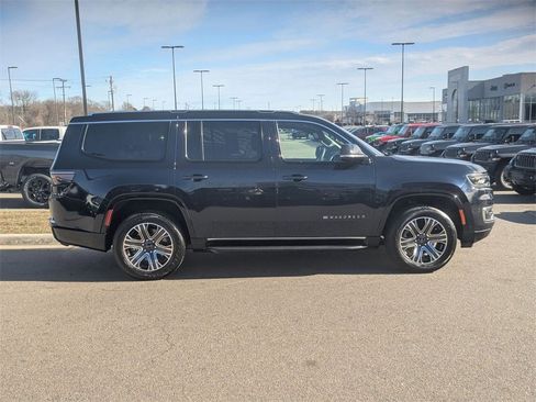 Used 2025 Jeep Wagoneer Series II image 6