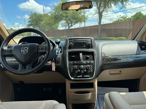 Used 2014 Dodge Grand Caravan SE w/ Quick Order Package 29E SE FWD image 22