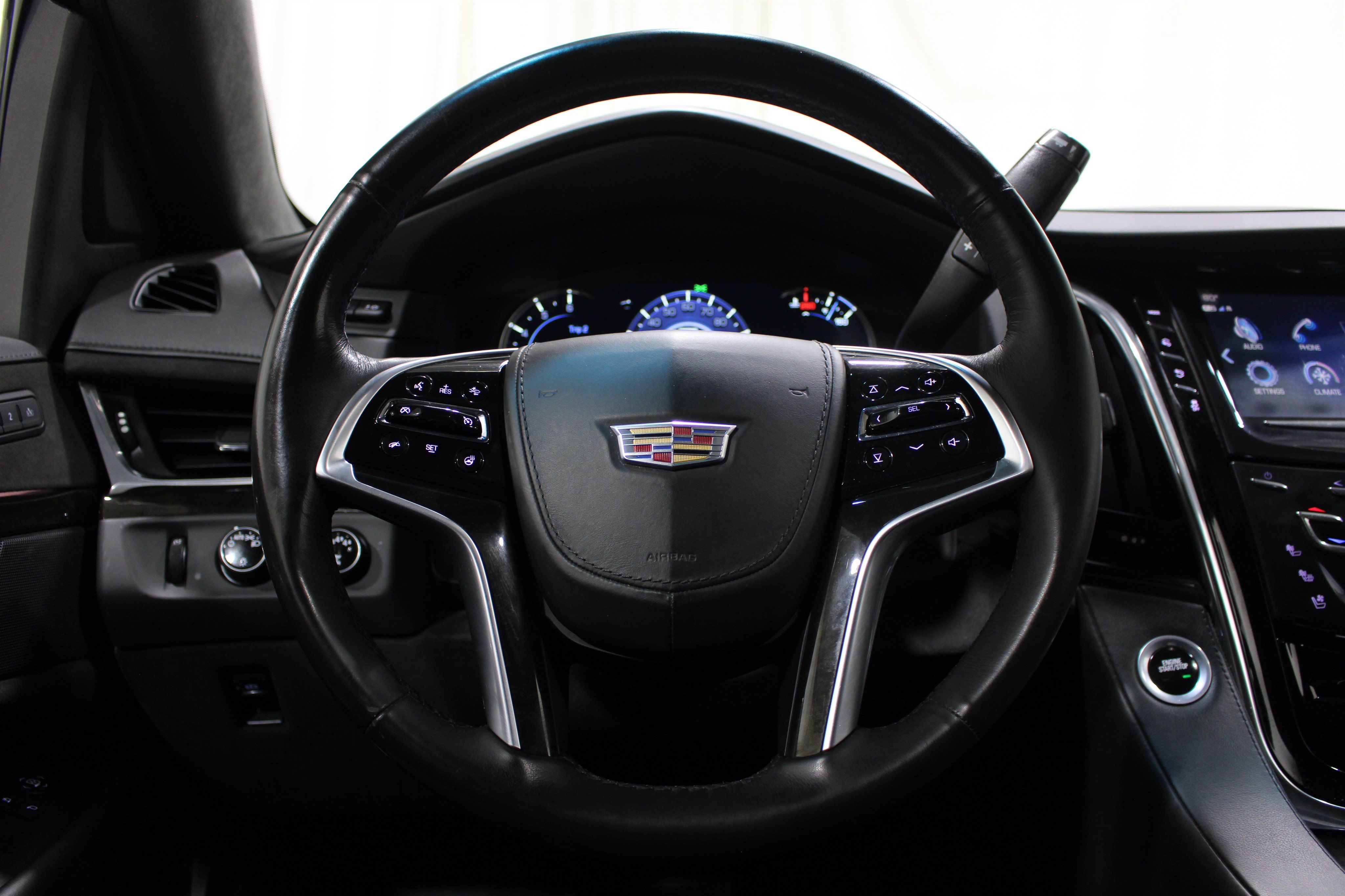 Used 2018 Cadillac Escalade Platinum AWD/4WD image 12
