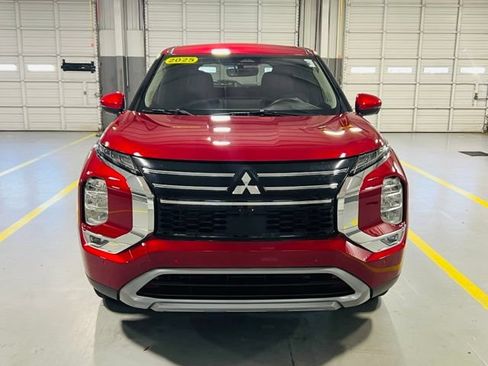 Used 2025 Mitsubishi Outlander SE FWD image 15