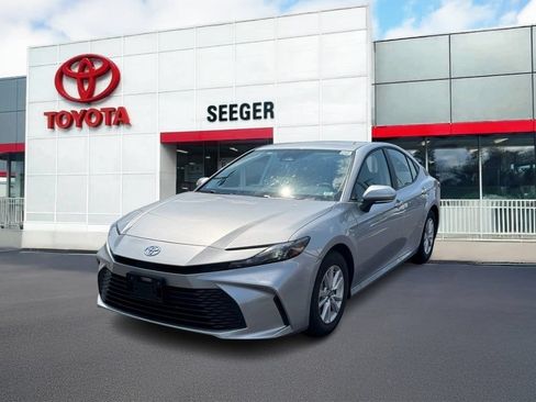 Used 2026 Toyota Camry LE FWD image 11
