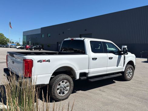 Used 2024 Ford F250 XLT AWD/4WD image 2