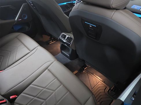 Used 2025 BMW i5 xDrive40 w/ Premium Package image 14