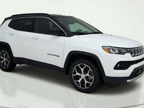Used 2024 Jeep Compass Limited AWD/4WD image 3