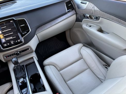 Used 2022 Volvo XC90 T6 Inscription image 15