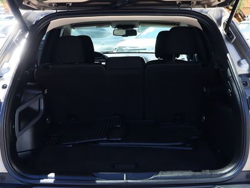 Used 2017 Jeep Cherokee Latitude w/ Comfort/Convenience Group image 25