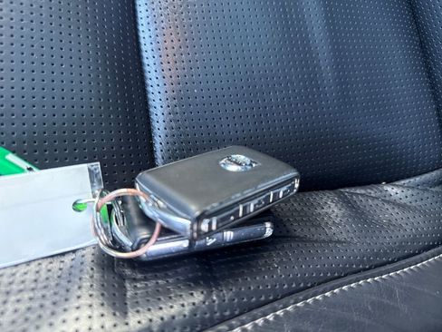 Used 2016 Volvo XC90 T6 Inscription w/ Vision Package image 30