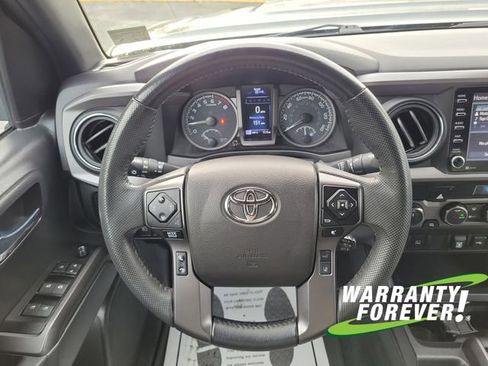 Used 2022 Toyota Tacoma TRD Sport image 9