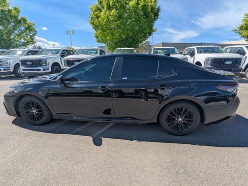 Used 2021 Toyota Camry SE AWD/4WD image 9