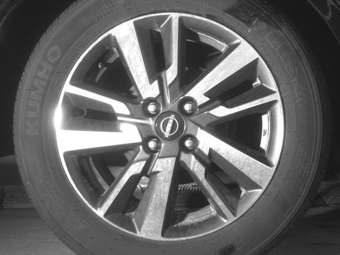 Used 2025 Nissan Versa SV FWD image 15