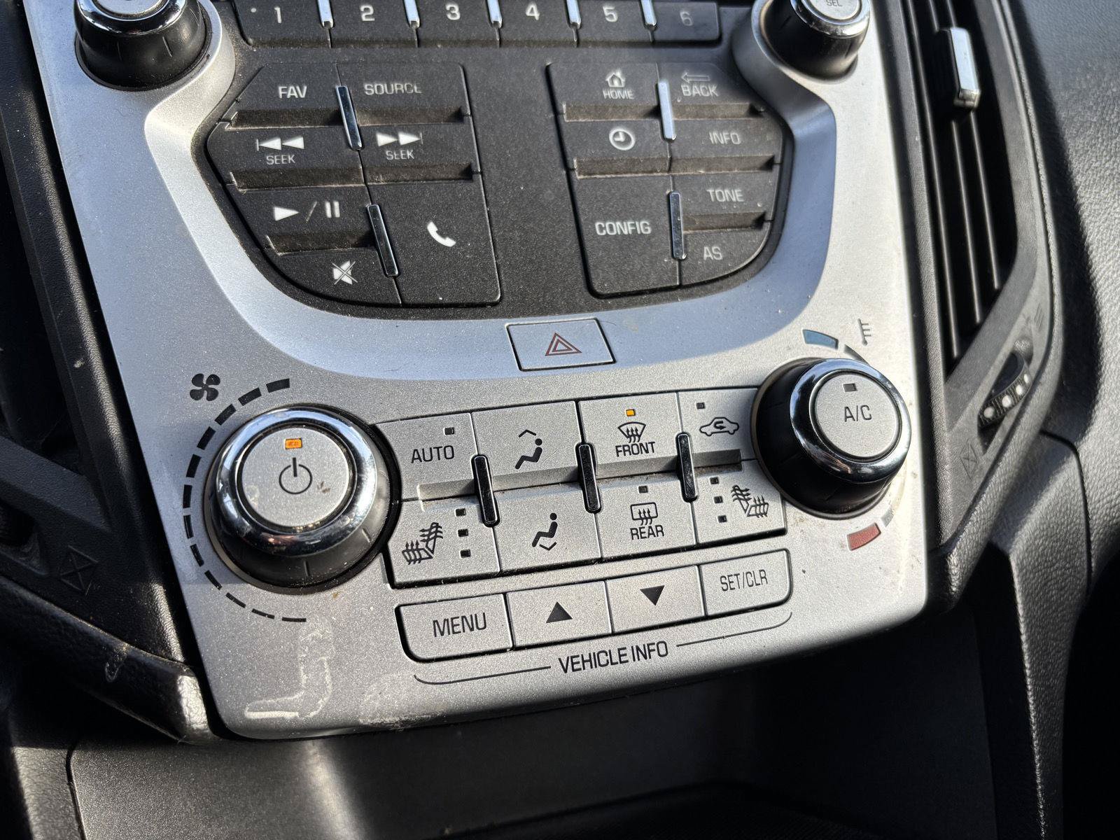 Used 2016 Chevrolet Equinox LTZ w/ Enhanced Convenience Package FWD image 27