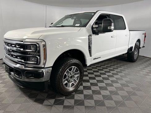Used 2024 Ford F250 Lariat image 3