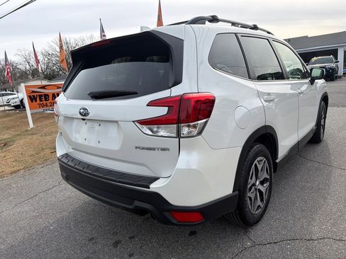 Used 2019 Subaru Forester Premium image 8