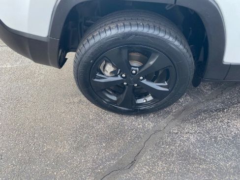 Used 2021 Jeep Cherokee Latitude image 24