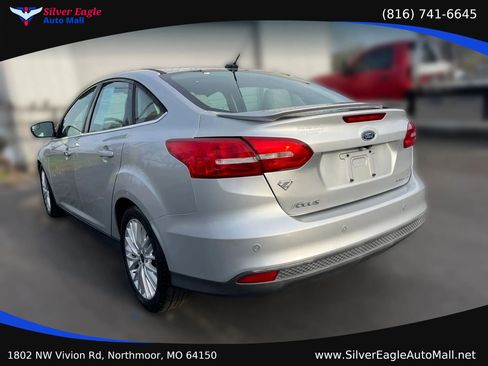 Used 2017 Ford Focus Titanium FWD image 5