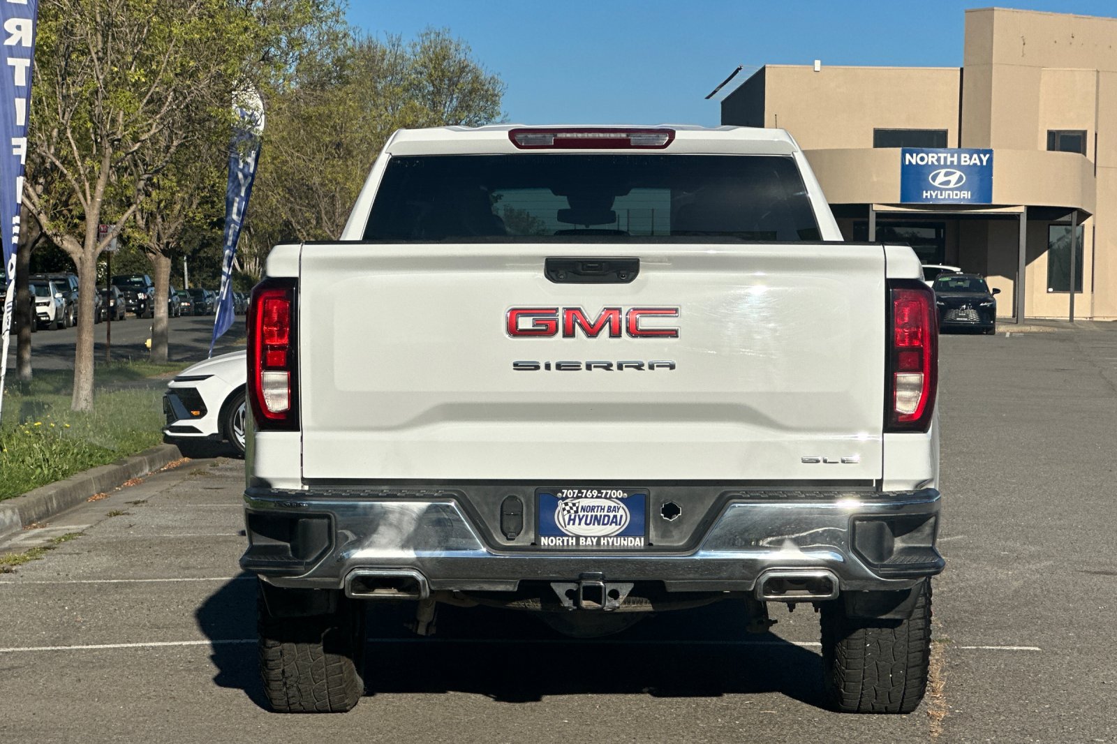Used 2023 GMC Sierra 1500 SLE AWD/4WD image 5