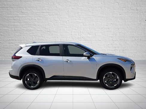 Used 2025 Nissan Rogue SV AWD/4WD image 5