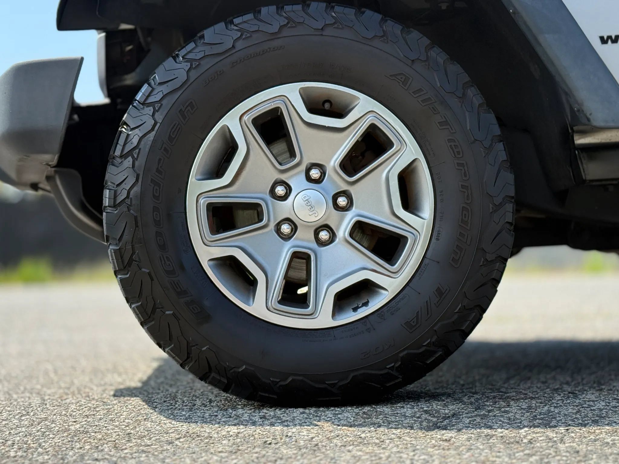Used 2014 Jeep Wrangler Rubicon w/ Power Convenience Group AWD/4WD image 28