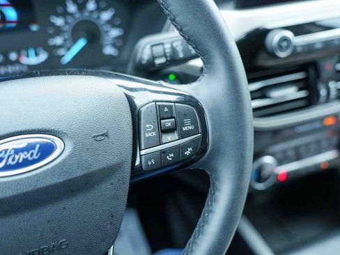 Certified 2022 Ford Escape SE w/ SE Sport Appearance Package image 30