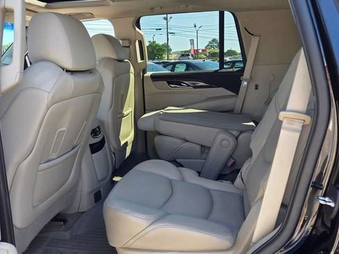 Used 2020 Cadillac Escalade Luxury AWD/4WD image 6