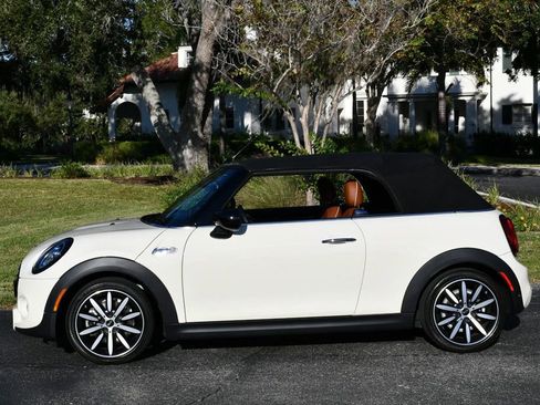 Used 2021 MINI Cooper S image 32