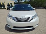 Used 2017 Toyota Sienna XLE image 2